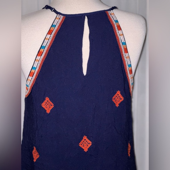 Women’s THML Embroidered Halter Shirt. Size Medium. - Picture 4 of 9